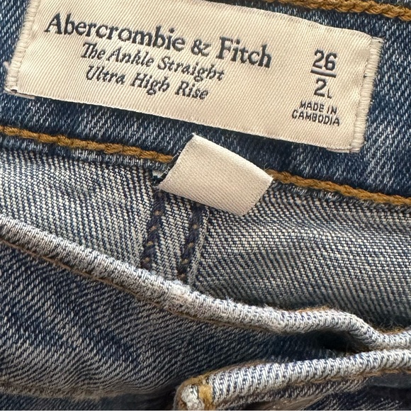 Abercrombie jeans - Picture 3 of 4